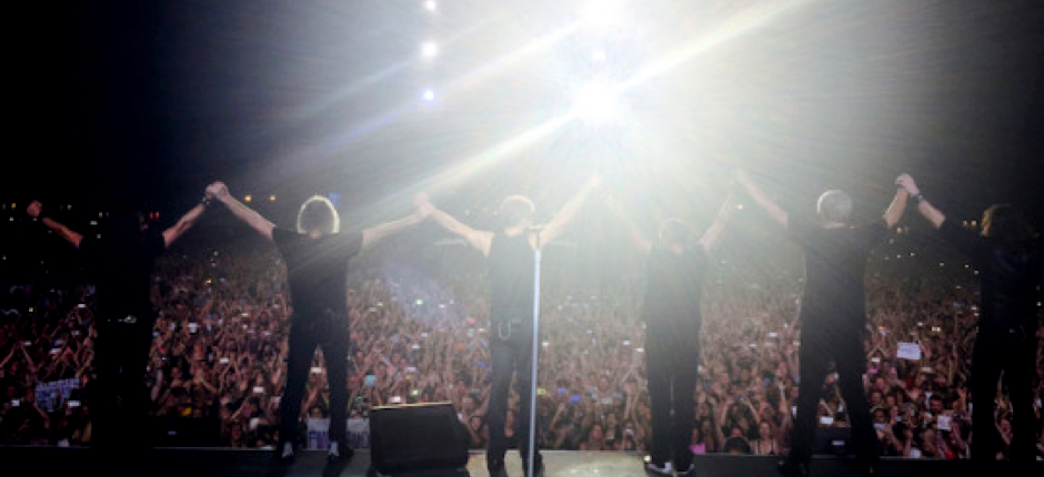 Photo: Boni Jovi during Middle-East Tour © Bon Jovi (01 Oct 2015)